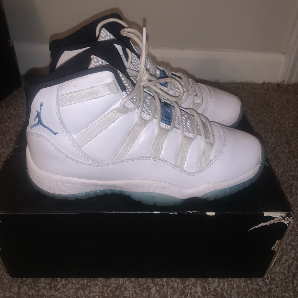 AIR JORDAN RETRO 11 “LEGEND BLUE”